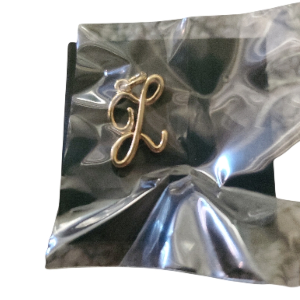 Avon Script initial charm Z